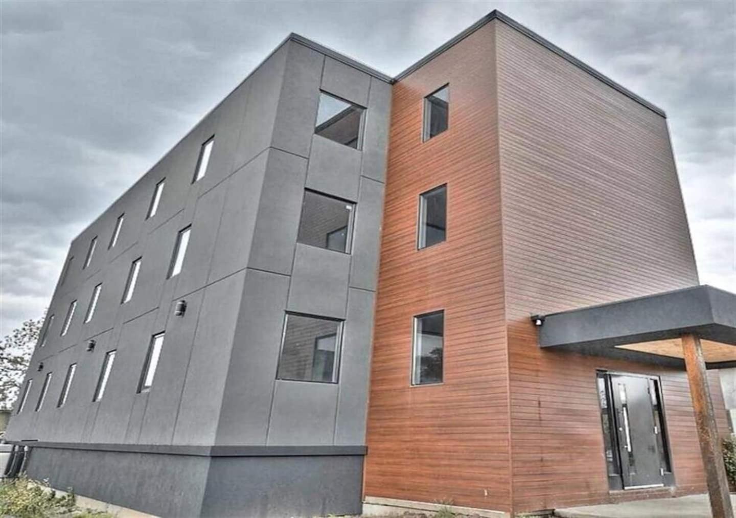 Fallsview Boutique 2bd 1b * Niagara Falls